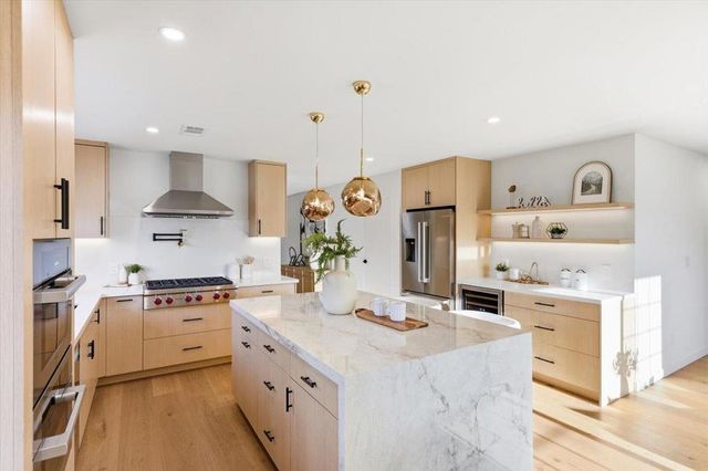 950 Dennis Avenue, Sunnyvale, CA 94086