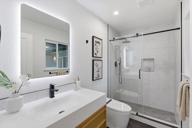 950 Dennis Avenue, Sunnyvale, CA 94086