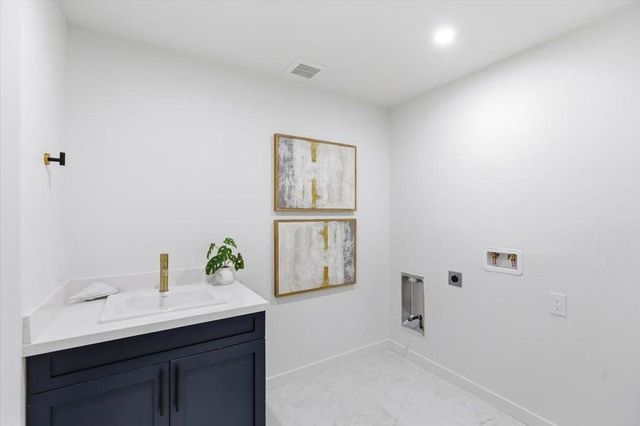 950 Dennis Avenue, Sunnyvale, CA 94086