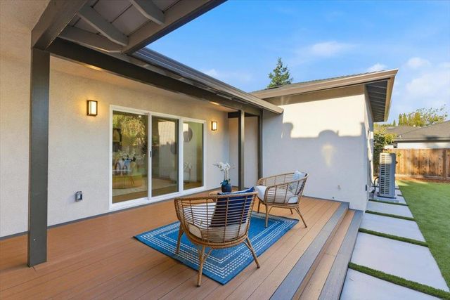 950 Dennis Avenue, Sunnyvale, CA 94086