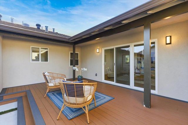 950 Dennis Avenue, Sunnyvale, CA 94086