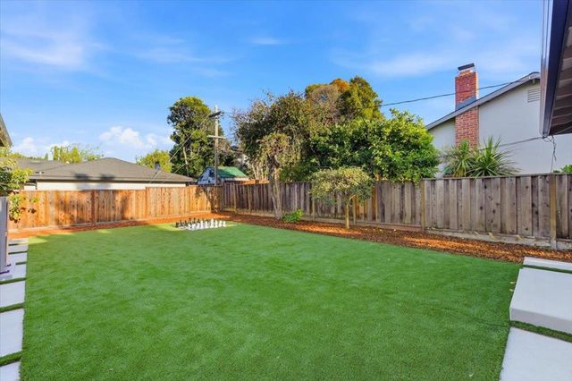 950 Dennis Avenue, Sunnyvale, CA 94086