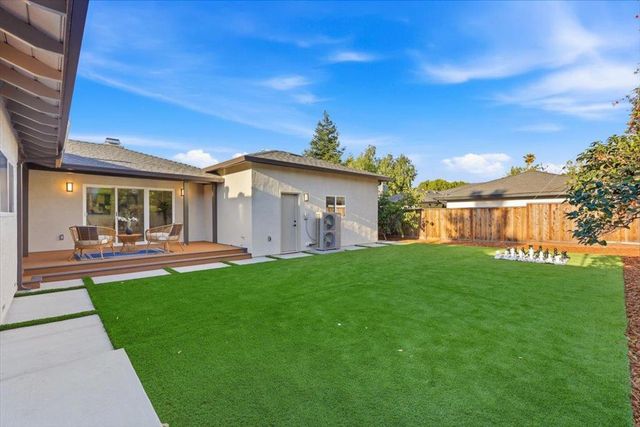 950 Dennis Avenue, Sunnyvale, CA 94086