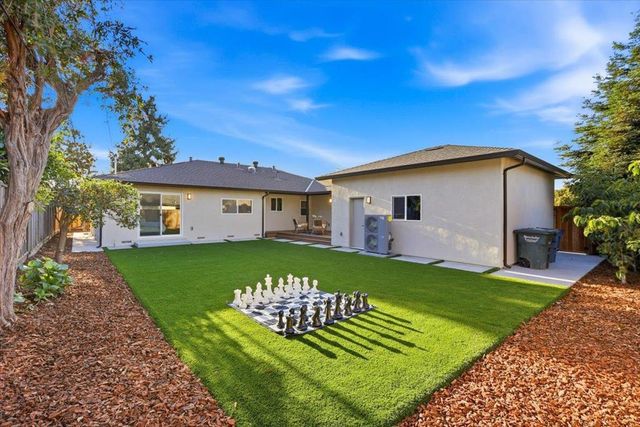 950 Dennis Avenue, Sunnyvale, CA 94086