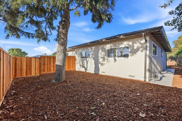 950 Dennis Avenue, Sunnyvale, CA 94086