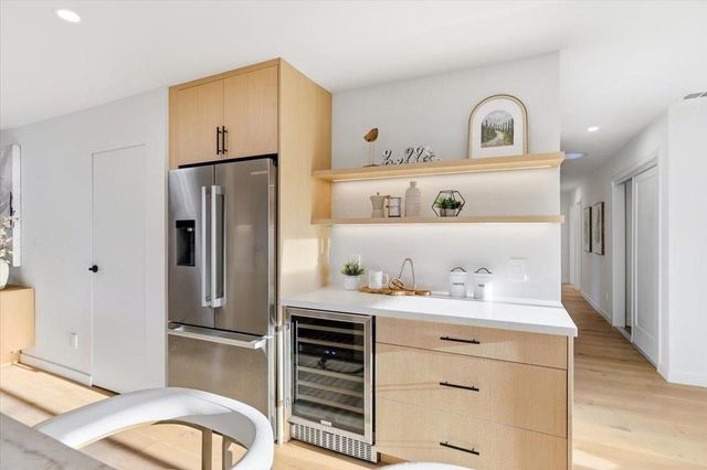 950 Dennis Avenue, Sunnyvale, CA 94086
