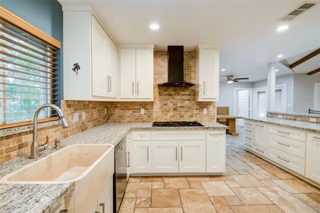 4438 Wigton Drive, Houston, TX 77096