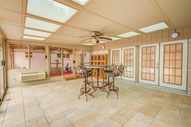 4438 Wigton Drive, Houston, TX 77096