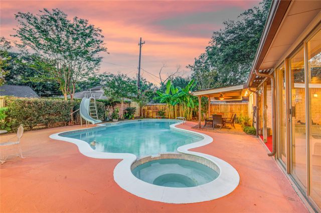 4438 Wigton Drive, Houston, TX 77096