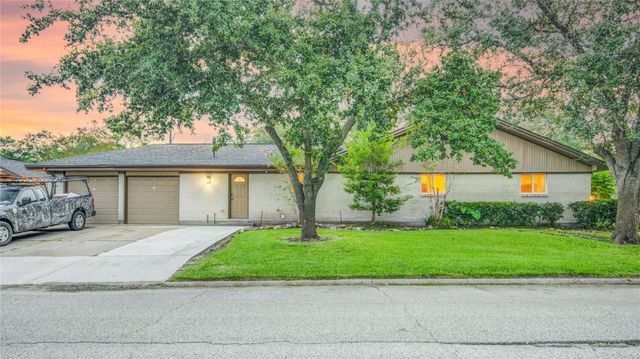 4438 Wigton Drive, Houston, TX 77096