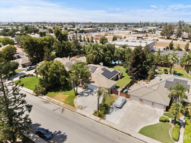 12712 Dove Creek Drive, Bakersfield, CA 93312