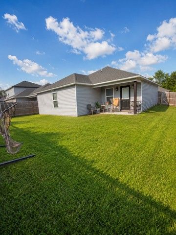 1155 S Kingfisher Lane, Fayetteville, AR 72701