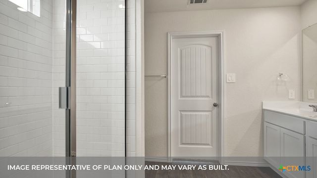 1001 VILLAGE RUN, Seguin, TX 78155