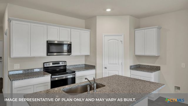 1001 VILLAGE RUN, Seguin, TX 78155