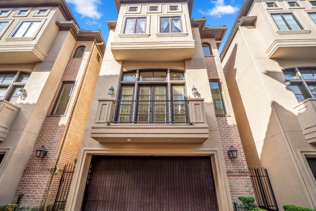 5035 La Branch Street, Houston, TX 77004