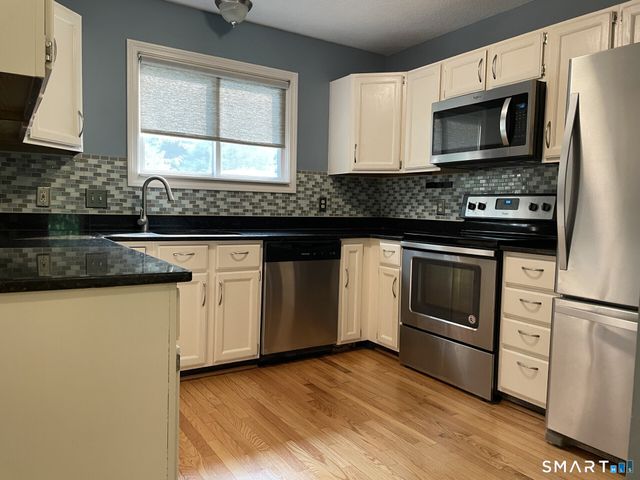 3 Rivermead 3, Avon, CT 06001