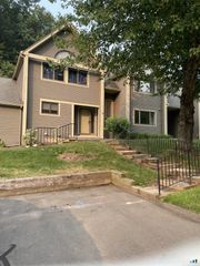 3 Rivermead 3, Avon, CT 06001