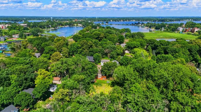 2605 Tyrone Lane, Mound, MN 55364