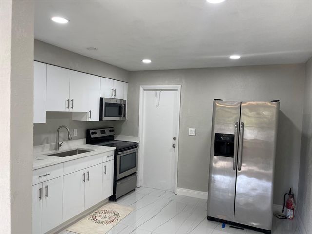 721 SW 8th Street, Pompano Beach, FL 33060