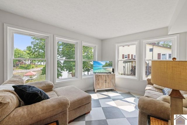 245 Castles Drive, Gilbertsville, KY 42044