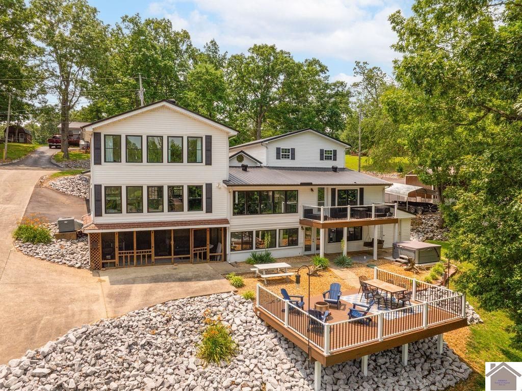 245 Castles Drive, Gilbertsville, KY 42044