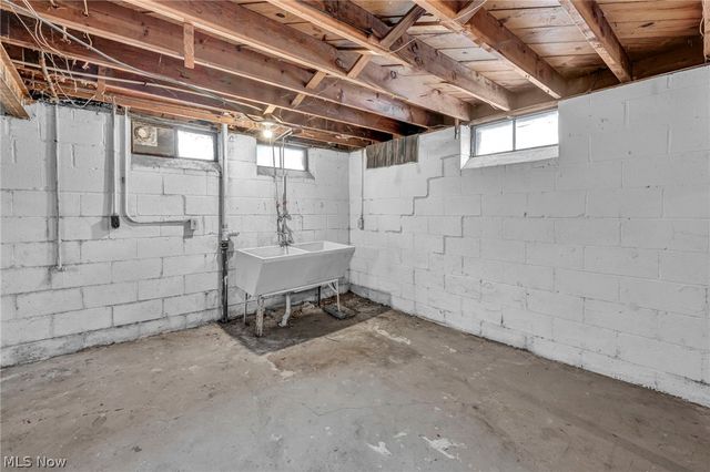 4310 E 162nd Street, Cleveland, OH 44128