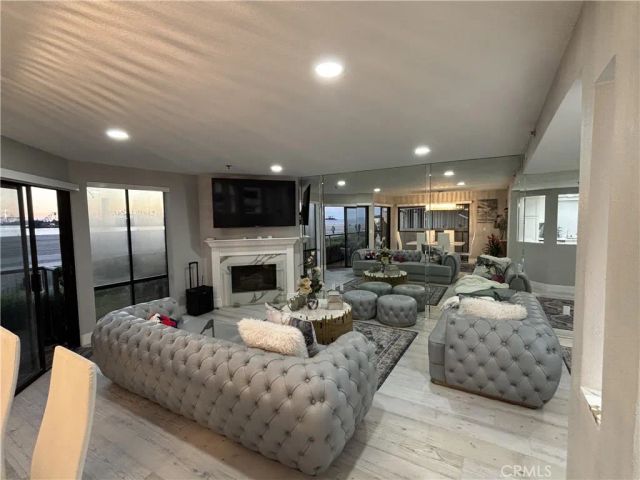 1230 E Ocean 103, Long Beach, CA 90802