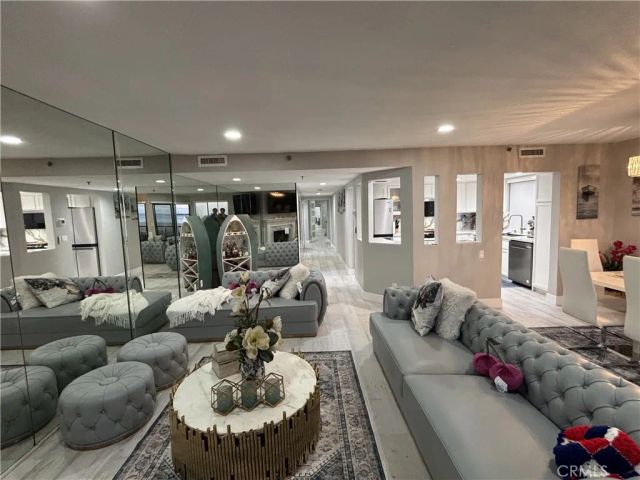 1230 E Ocean 103, Long Beach, CA 90802