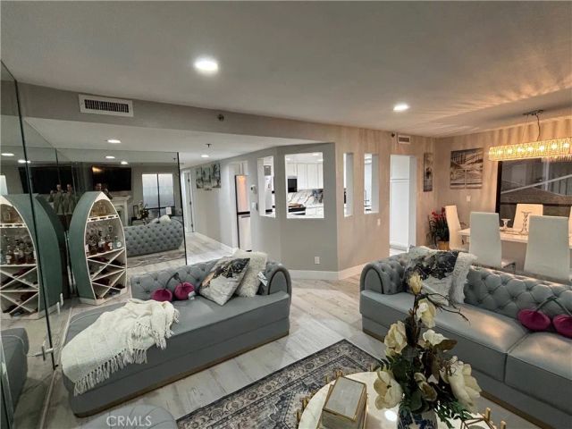 1230 E Ocean 103, Long Beach, CA 90802