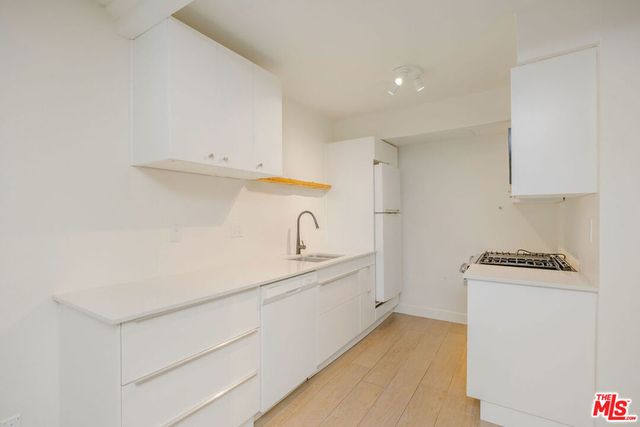 15540 Sherman Way 14, Van Nuys, CA 91406