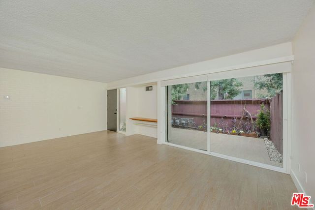 15540 Sherman Way 14, Van Nuys, CA 91406