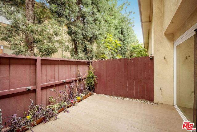 15540 Sherman Way 14, Van Nuys, CA 91406