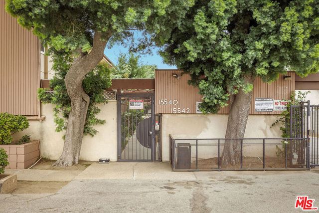 15540 Sherman Way 14, Van Nuys, CA 91406