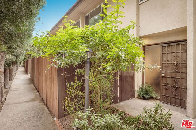 15540 Sherman Way 14, Van Nuys, CA 91406