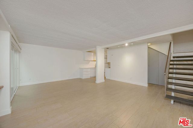 15540 Sherman Way 14, Van Nuys, CA 91406