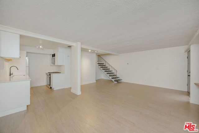 15540 Sherman Way 14, Van Nuys, CA 91406