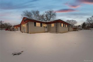 28507 Sunnydale Street, Livonia, MI 48154