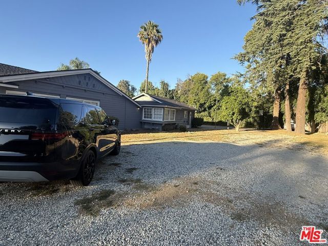 14151 Chandler Boulevard, Los Angeles, CA 91401
