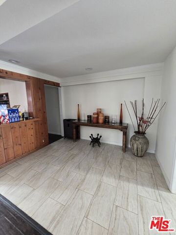 14151 Chandler Boulevard, Los Angeles, CA 91401