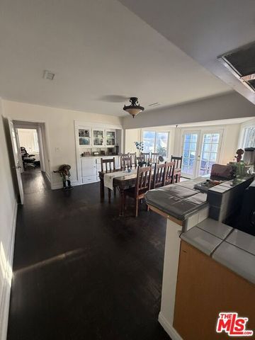 14151 Chandler Boulevard, Los Angeles, CA 91401