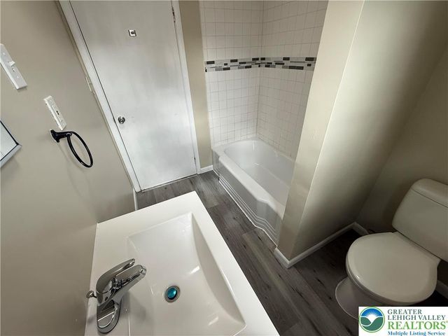 1524 Bushkill Street, Wilson Boro, PA 18042