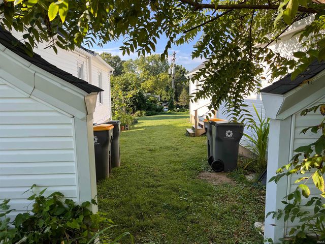 827 W 1st Street, Bloomington, IN 47403