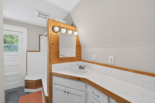 913 E 39th Street, Minneapolis, MN 55407