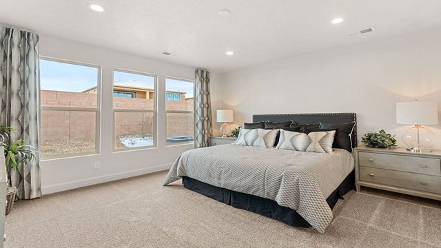 3307 Los Feliz, Santa Fe, NM 87507