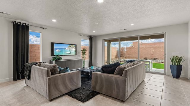 3307 Los Feliz, Santa Fe, NM 87507