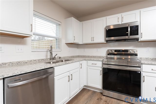 914 Encore Autumn Ln, Henrico, VA 23227