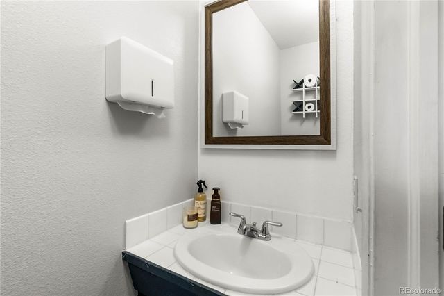 9661 W Cornell Place, Lakewood, CO 80227