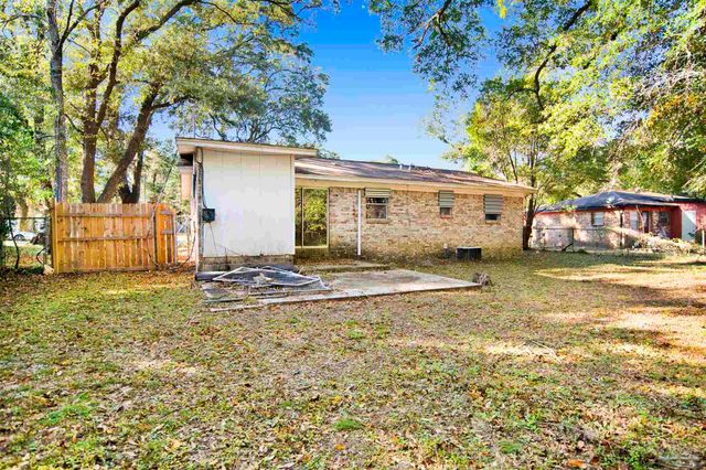 6250 Luther St, Pensacola, FL 32503