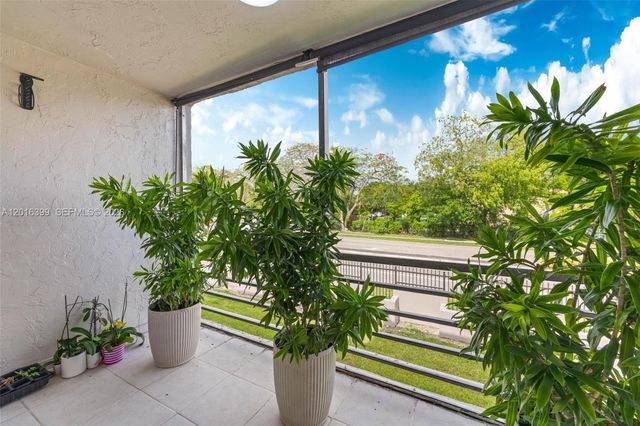 14185 SW 87th St 212A, Miami, FL 33183