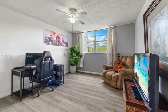 14185 SW 87th St 212A, Miami, FL 33183